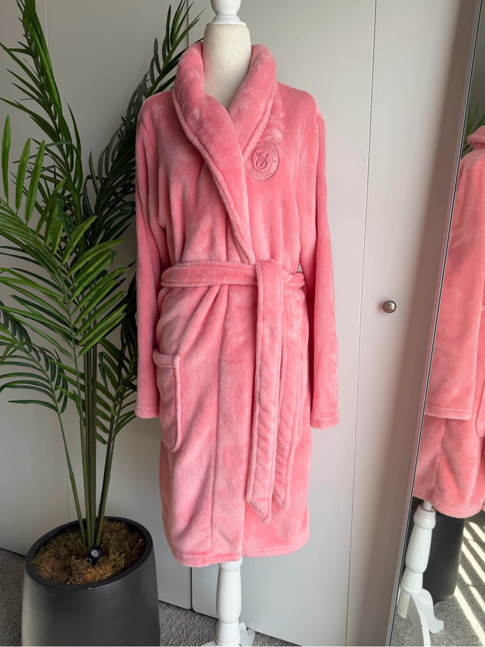 Victoria's Secret Soft Pink Plush Fleece Robe with Belt M/L